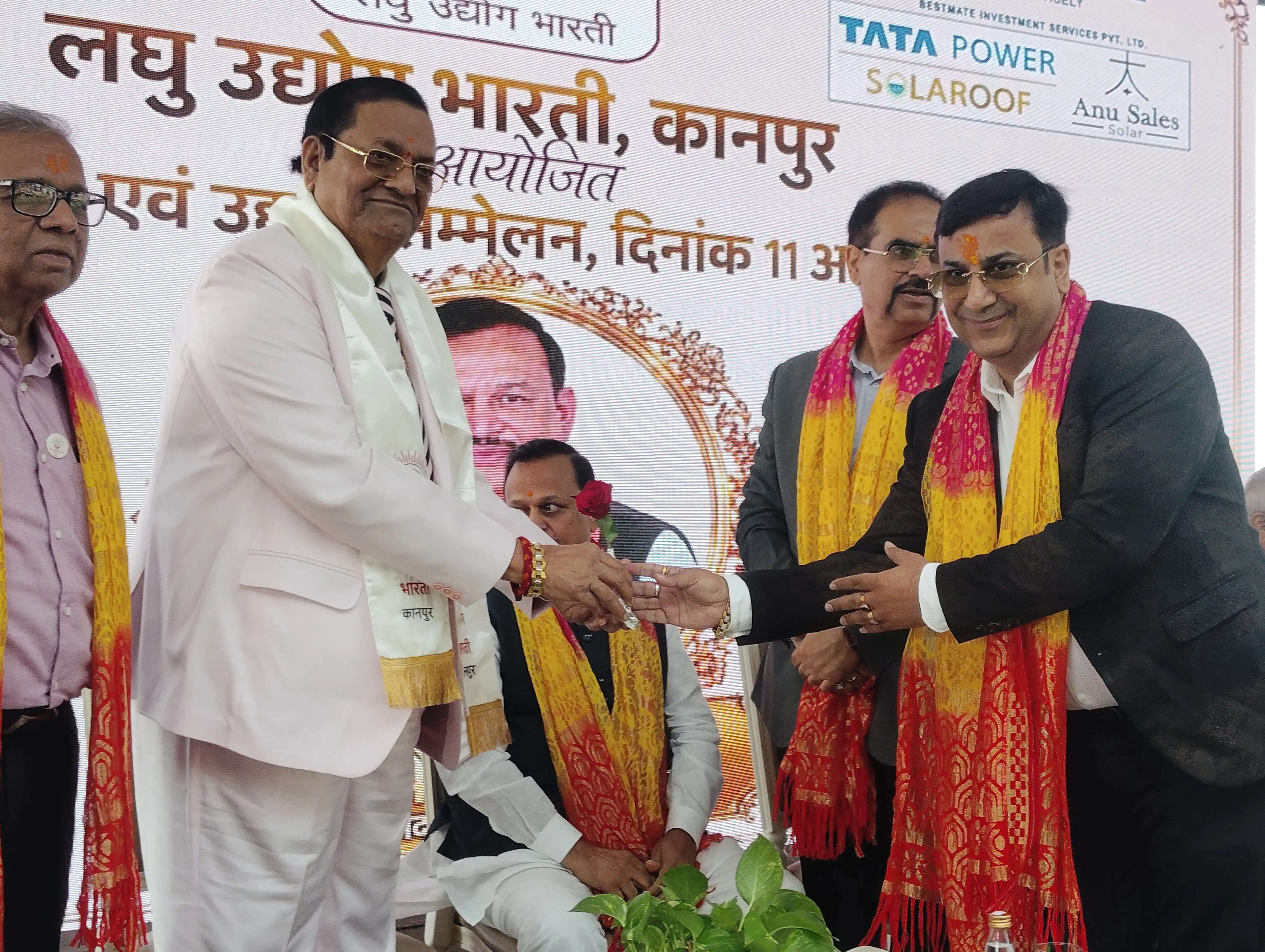 छोटे उद्योगों को बढ़ावा देने से मजबूत होगी अर्थव्यवस्था : रमेश अवस्थी