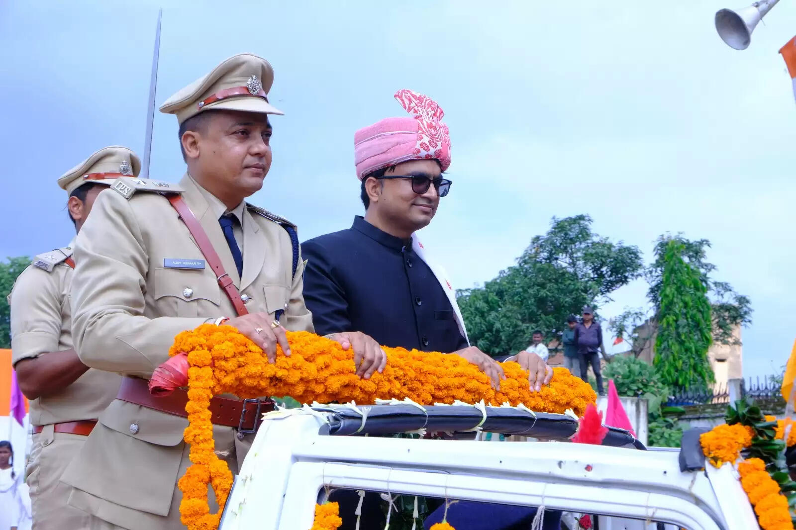 विकास कार्य में कदम से कदम मिला कर आगे बढ़ रहा रामगढ़ : डीसी