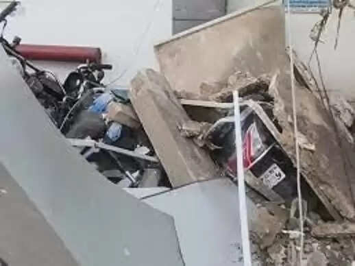 सीधी जिला अस्पताल में&nbsp;बड़ा&nbsp;हादसा&nbsp;टला,&nbsp;नया मुख्य द्वार&nbsp;भरभरा कर गिरा, कोई हताहत नहीं