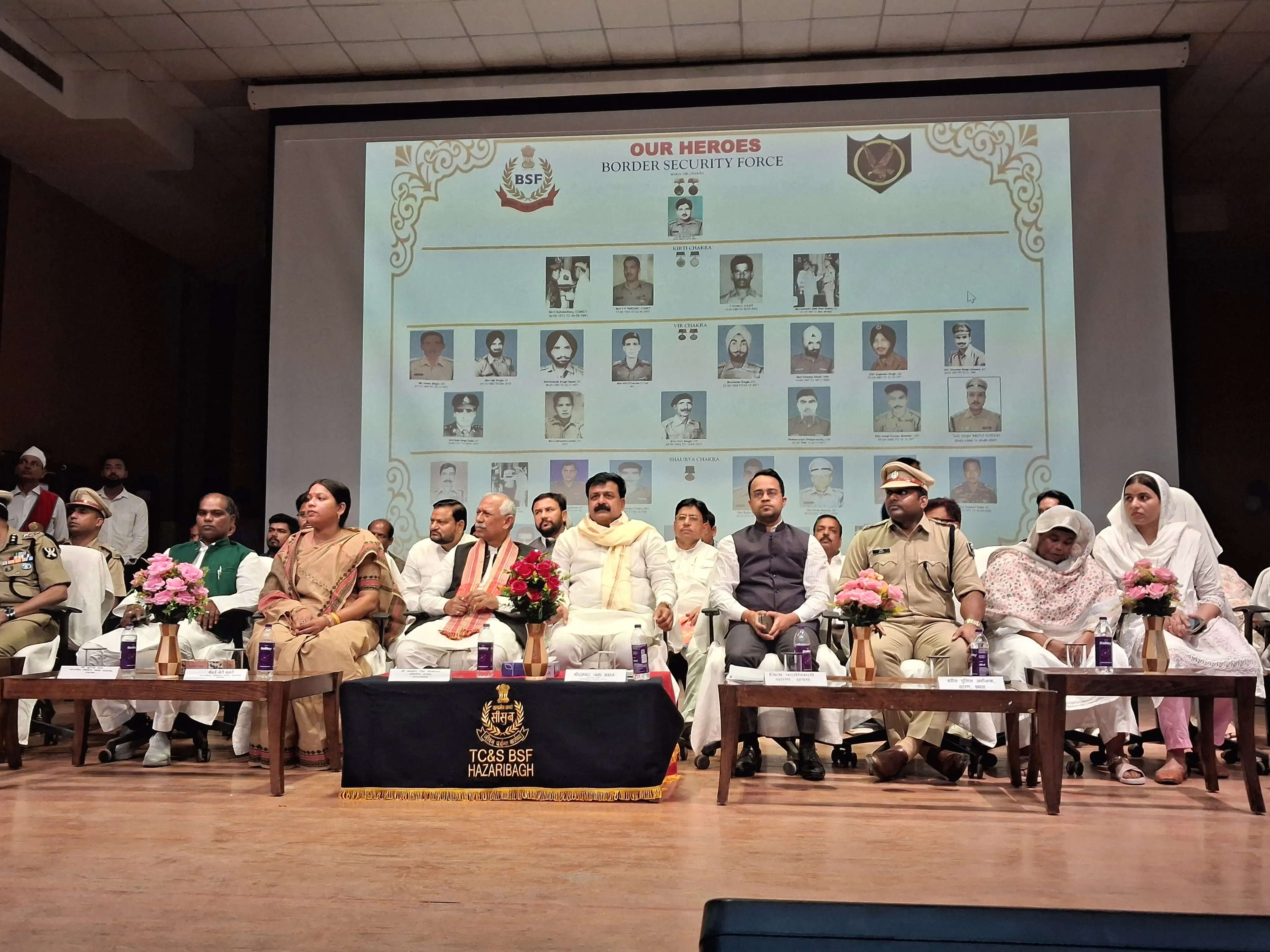 ऑपरेशन सिंदूर के वीर चक्र से सम्मानित सब-इंस्पेक्टर मोहम्मद इम्तियाज को छपरा में दी गई श्रद्धांजलि