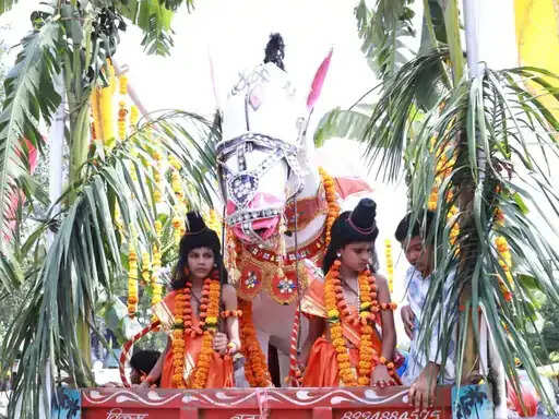लव-कुश जन्मोत्सव पर सीहोर में निकला भव्य चल समारोह, जगह-जगह हुआ स्वागत
