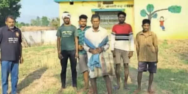 बलरामपुर : समय से आंगनबाड़ी केंद्र का संचालन नहीं होने पर जनपद सदस्य ने की सीईओ से शिकायत