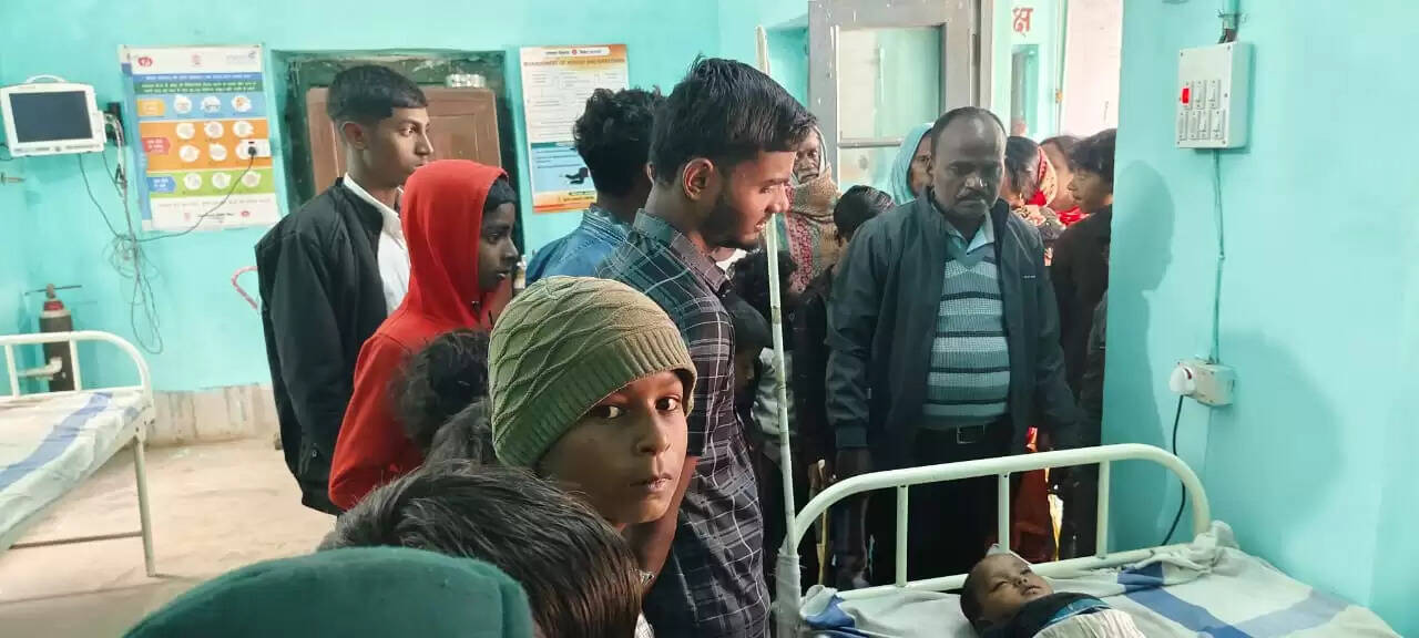 दरवाजे पर बने पानी के गड्ढे ने ली दो साल की बच्ची की जान