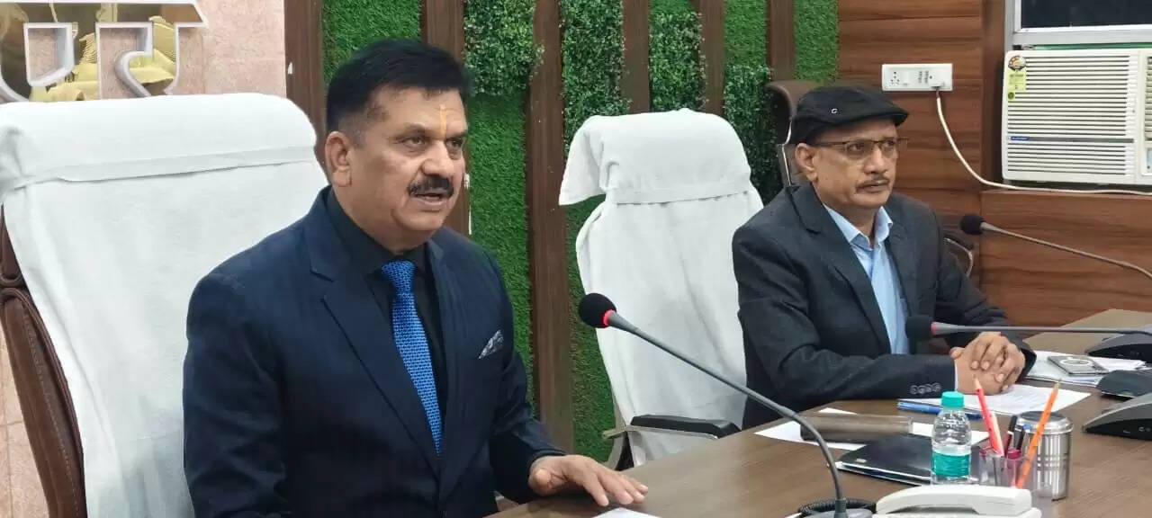 जौनपुर में ठंड बढ़ी, प्रशासन ने 24 दिसंबर तक इंटरमीडिएट तक के स्कूल किए बंद