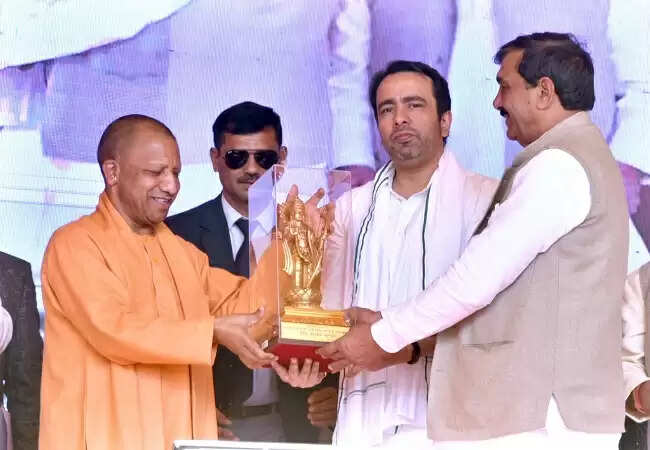 सीएम योगी ने बागपत में 351 करोड़ की विकास परियोजनाओं का किया लोकार्पण&nbsp;एवं शिलान्यास&nbsp;