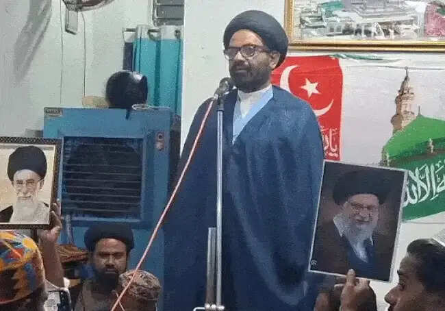 भोपाल में जलसा-ए-शहादत में लगे अमेरिका-इजराइल मुर्दाबाद के नारे, पैरों से कुचले ट्रंप के पोस्टर