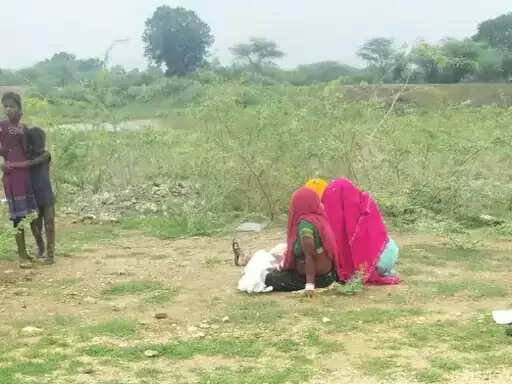 मवेशी चराते समय तालाब में डूबने से 10 वर्षीय बालक की मौत