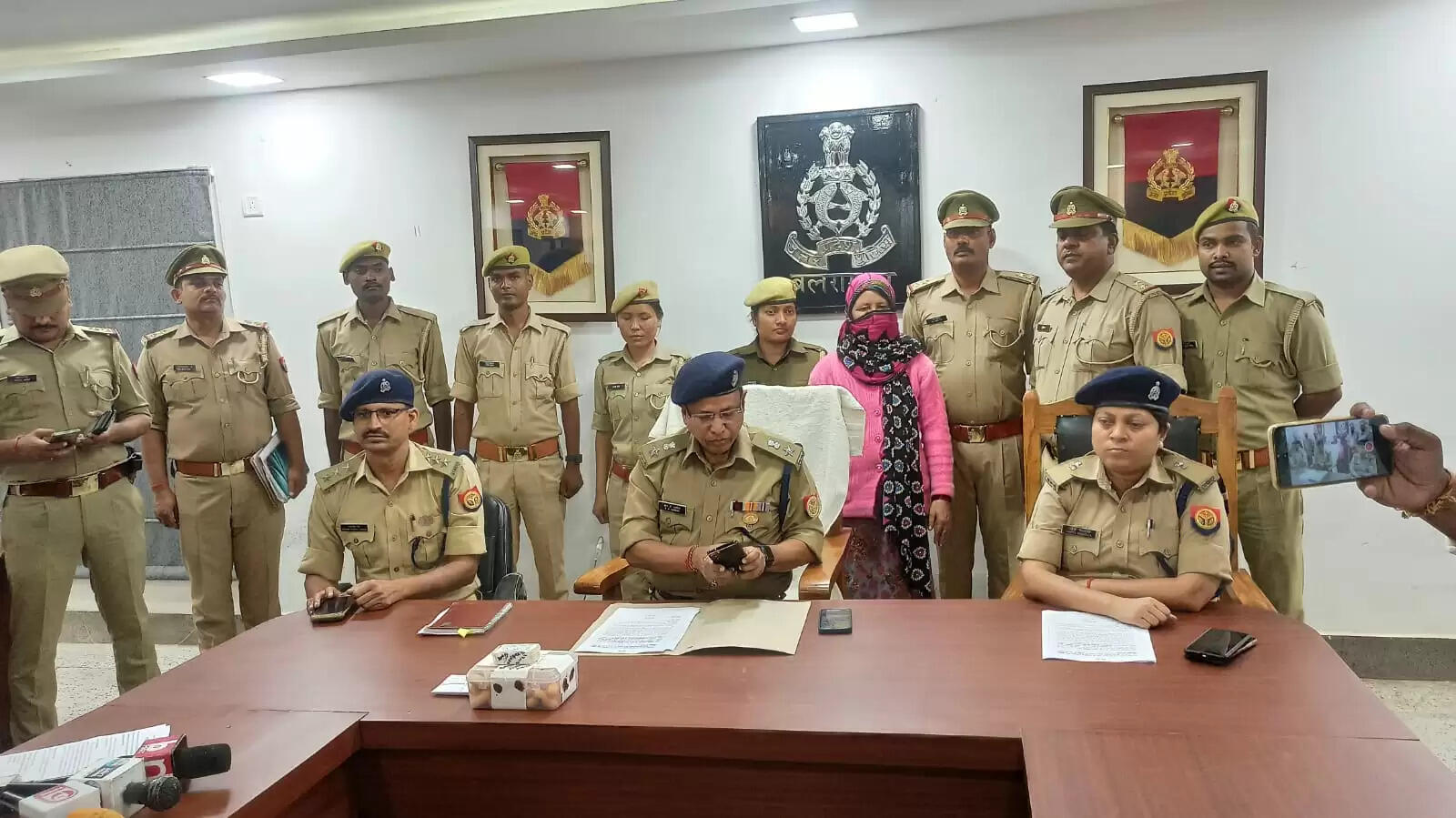 नेपाली महिला तस्कर सात करोड़ की कोकीन के साथ गिरफ्तार