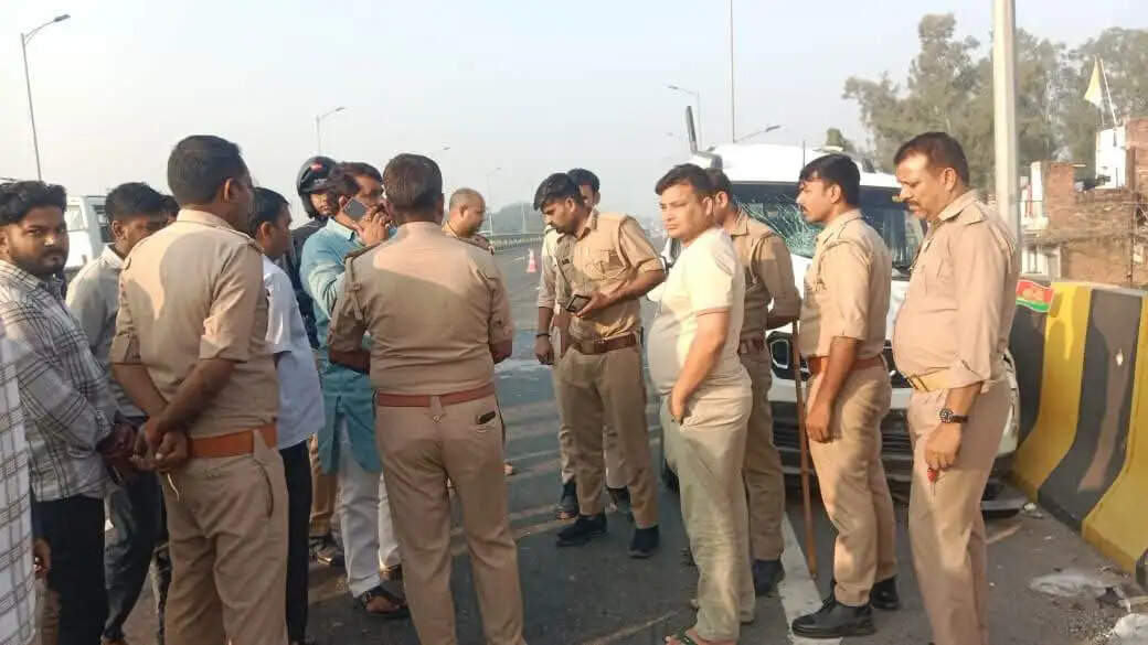 (अपडेट) मुख्यमंत्री याेगी ने वाराणसी सड़क हादसे का लिया संज्ञान,मृतकों के परिजनों के प्रति जताई संवेदना