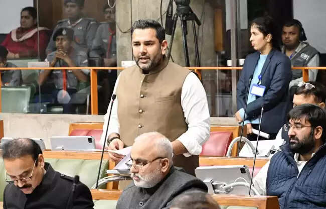 सोनीपत: विधायक ने विधानसभा में रखी चार स्टेडियमों के नवीनीकरण की मांग