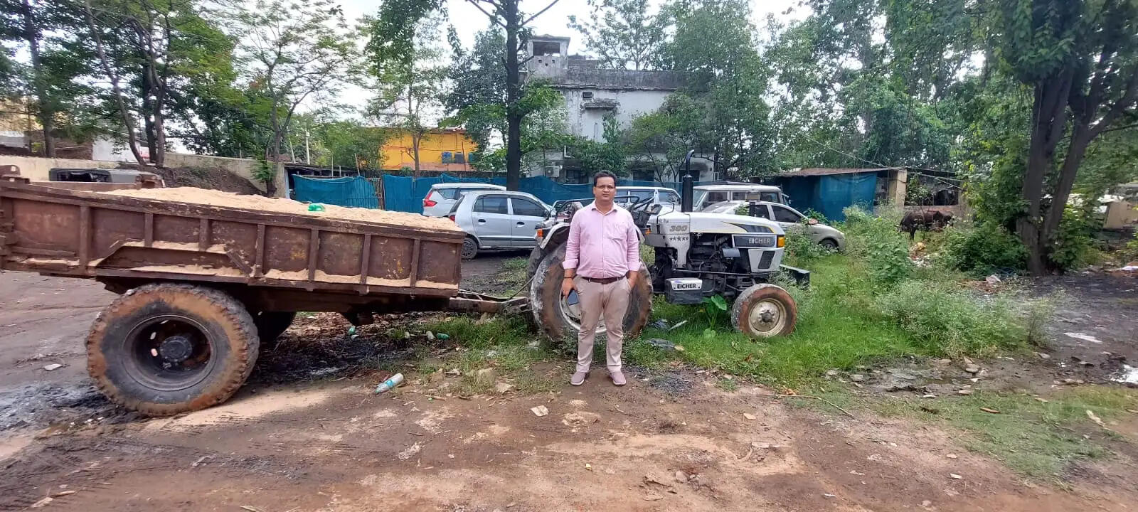 बालू लदा ट्रैक्टर जब्त, खनन विभाग ने दर्ज कराई प्राथमिकी