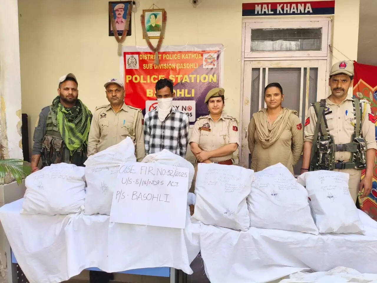 बसोहली में अफीम की खेती नष्ट की, 01 गिरफ्तार