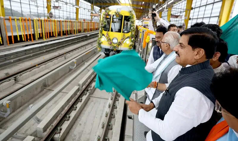 मेट्रो परियोजना परिवहन के साथ विकसित भारत के निर्माण का महत्वपूर्ण माध्यम : मनोहर लाल