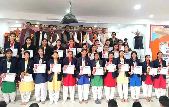 परम्पराओं के पुनर्जागरण में ‘लोरी’ का प्रथम स्थान : बांके बिहारी पाण्डेय