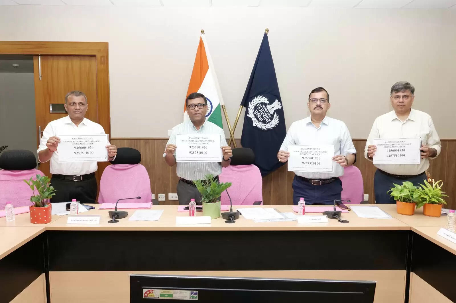 राजस्थान पुलिस की साइबर अपराध पर नकेल: हर थाने में साइबर हेल्प डेस्क और नए व्हाट्सएप हेल्पलाइन नंबर शुरू