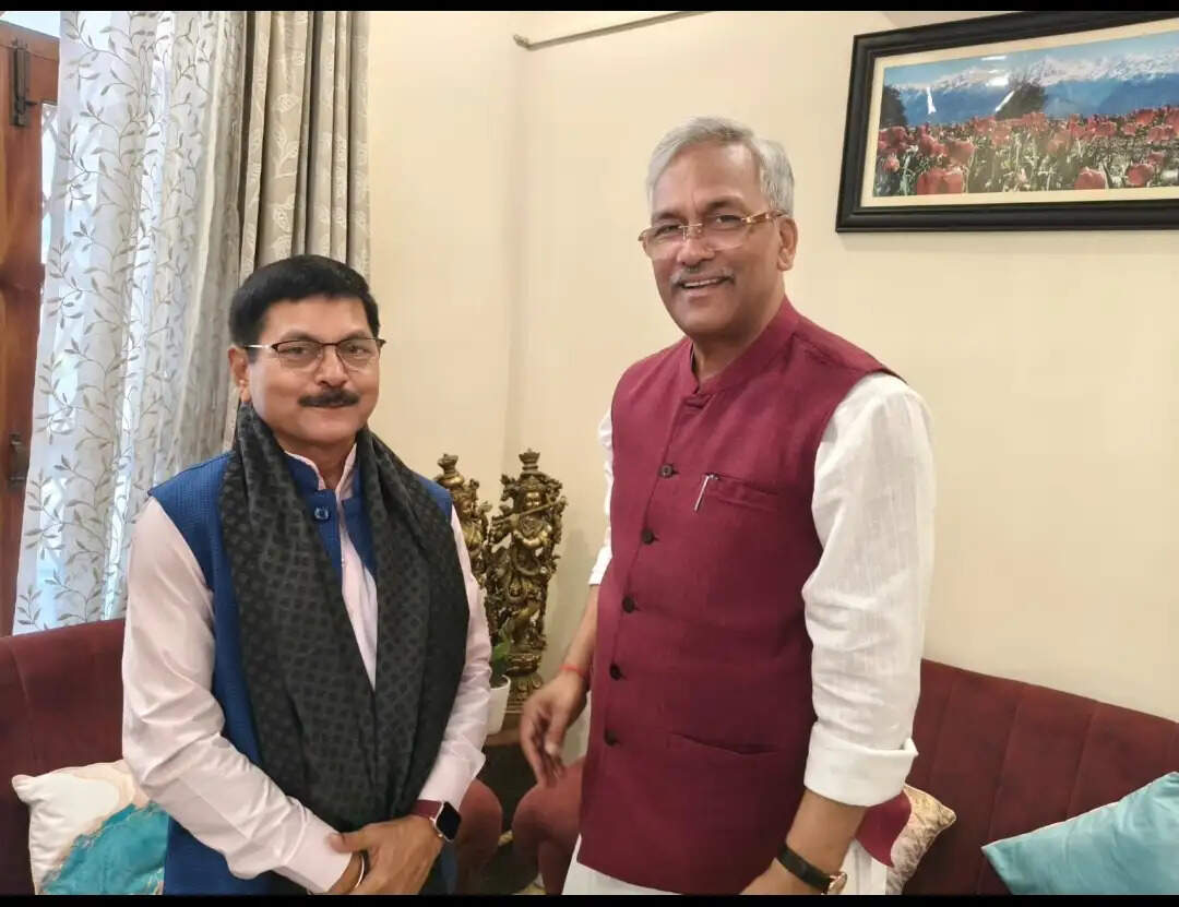 त्रिवेंद्र सिंह रावत से मिले भाजपा के प्रदेश संगठन महामंत्री फणेंद्रनाथ शर्मा