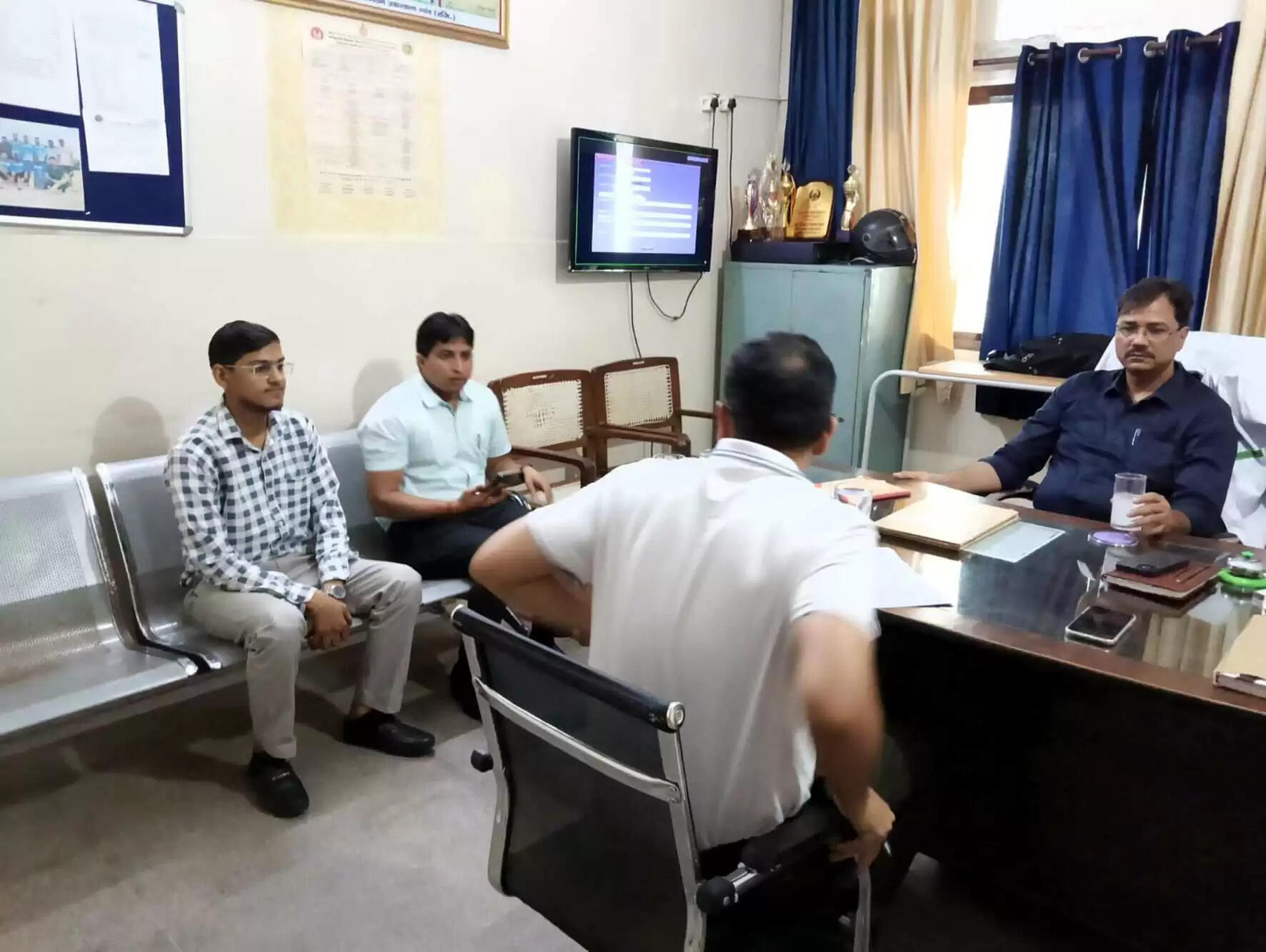 हिसार : जिस अस्पताल में बचपन बीता, खेले, वहां पहुंचे डिप्टी डायरेक्टर बनकर, किया निरीक्षण