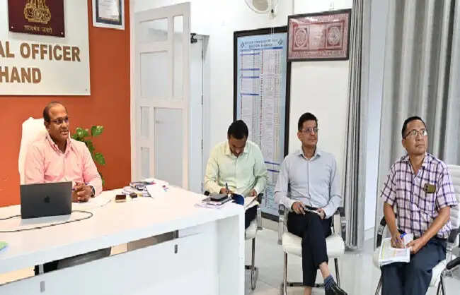 एसआईआर पर सख्ती: अगले 15 दिन मंडलायुक्त करेंगे फील्ड विजिट, जिलों में करेंगे कैंप