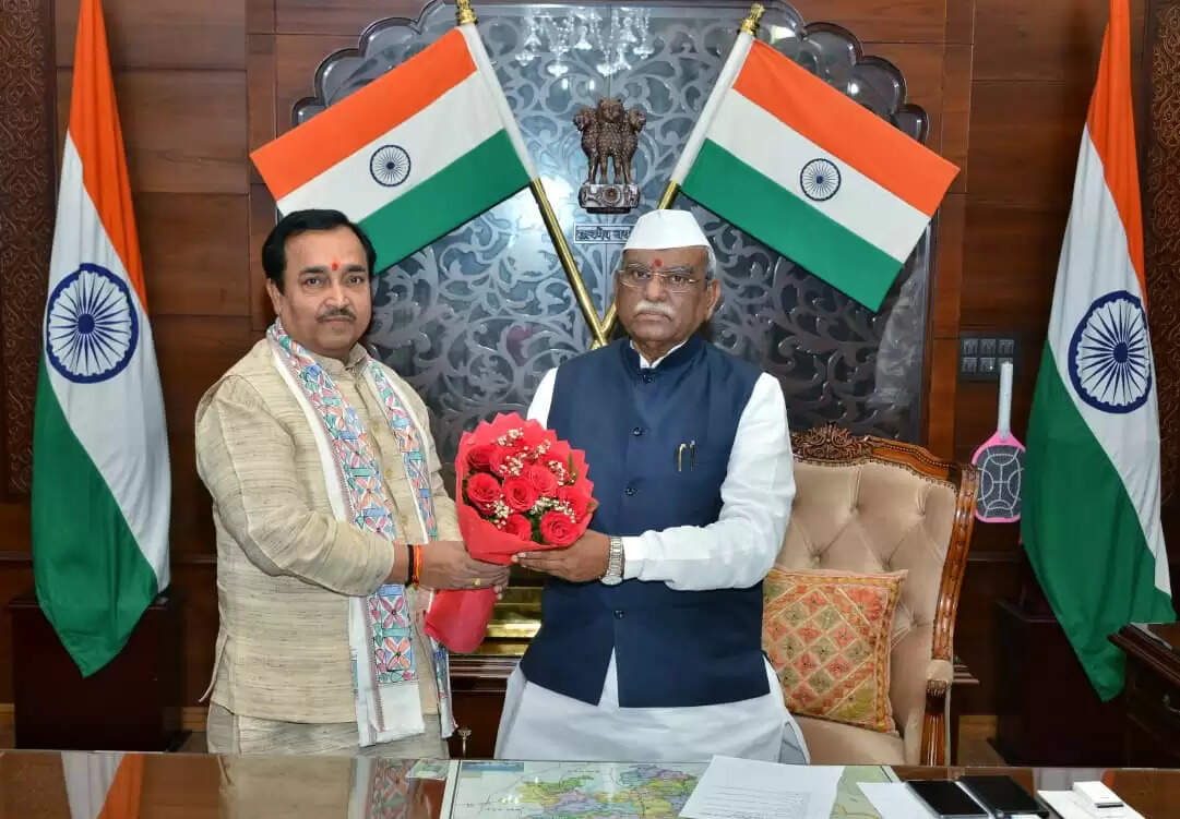 राज्यपाल से नव नियुक्त कुलगुरु प्रोफेसर मदन मोहन झा ने की शिष्टाचार भेंट