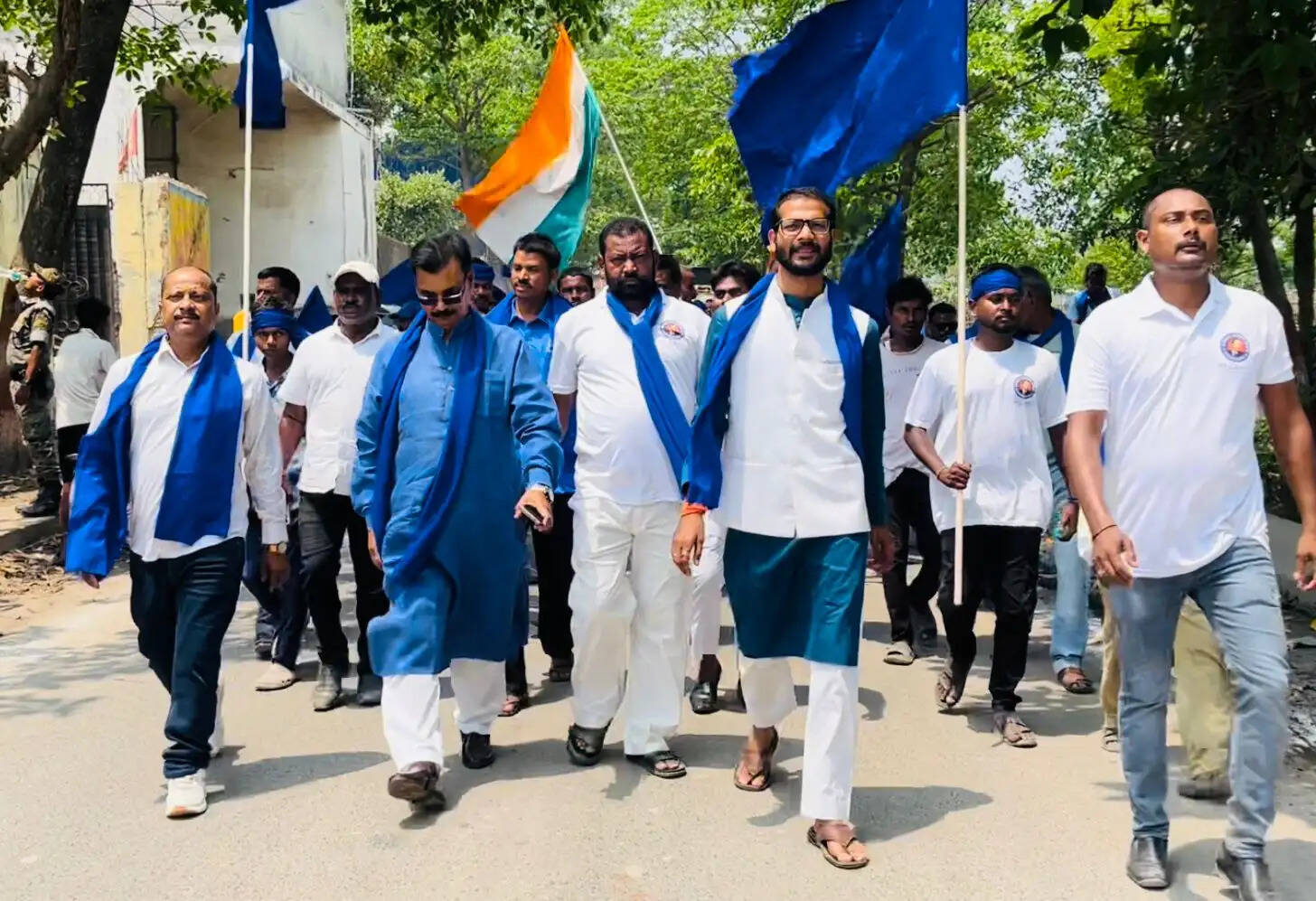 दलगत भावना से परे अंबेडकर भारतीय समाज के भीम रथयात्रा में शामिल हुए सियासतदान