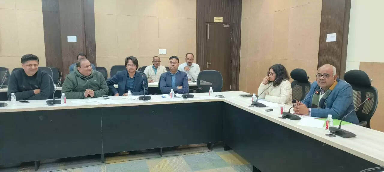 माघ मेला : डीएम ने घाटों, नालों और एसटीपी व्यवस्था की समीक्षा के आदेश दिए