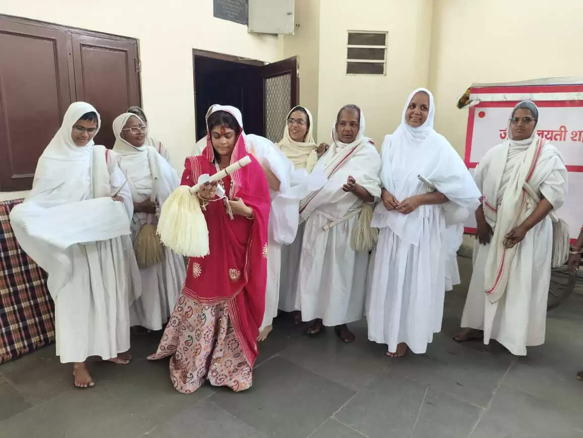 छत्तीसगढ़ की बेटी ने जयपुर में ग्रहण की जैन दीक्षा