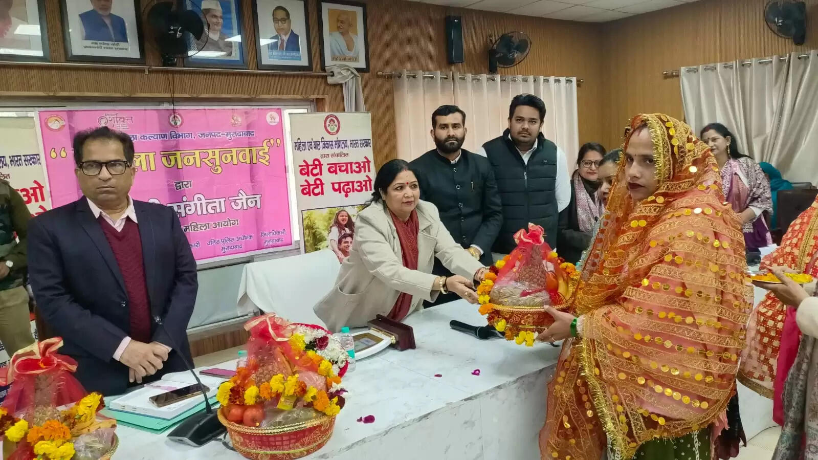 राज्य महिला आयोग की सदस्य संगीता जैन ने की तीन गर्भवती महिलाओं की गोद भराई