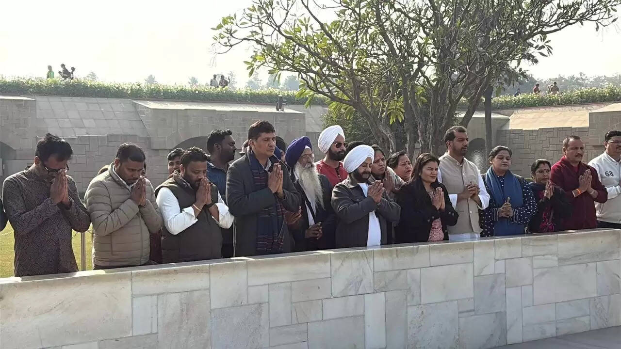 आआपा नेताओं ने लगाया फर्जी वीडियो में गुरु साहिब का नाम डालकर गुरु महाराज की बेअदबी का आरोप