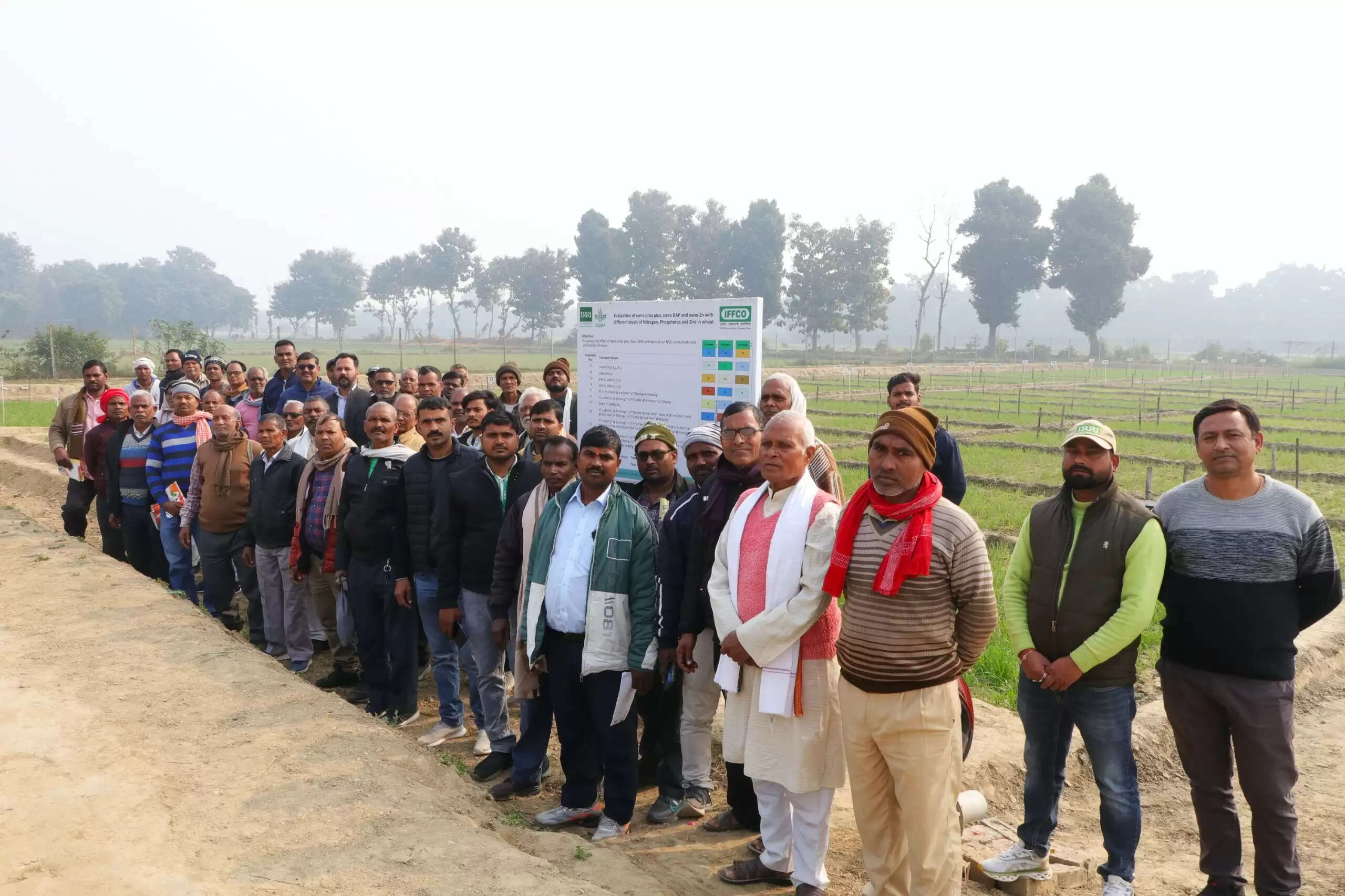 इफको प्रतिनिधिमंडल के साथ 80 प्रगतिशील किसानों ने आइसार्क में कृषि नवाचारों का देखा