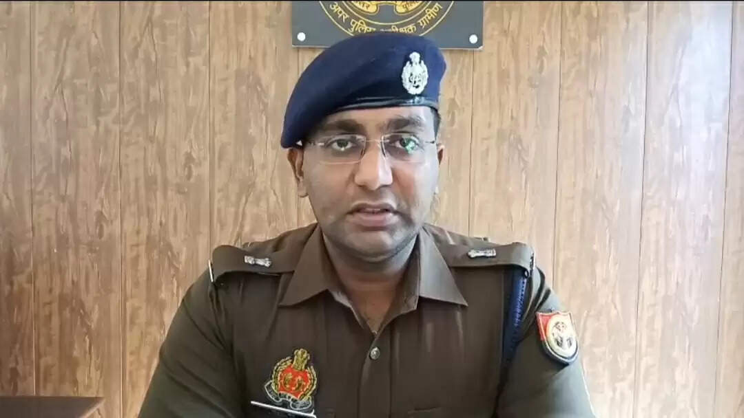 कोडीन युक्त कफ सिरप : आज़मगढ़ में मेडिकल स्टोर संचालक के खिलाफ मुकदमा दर्ज