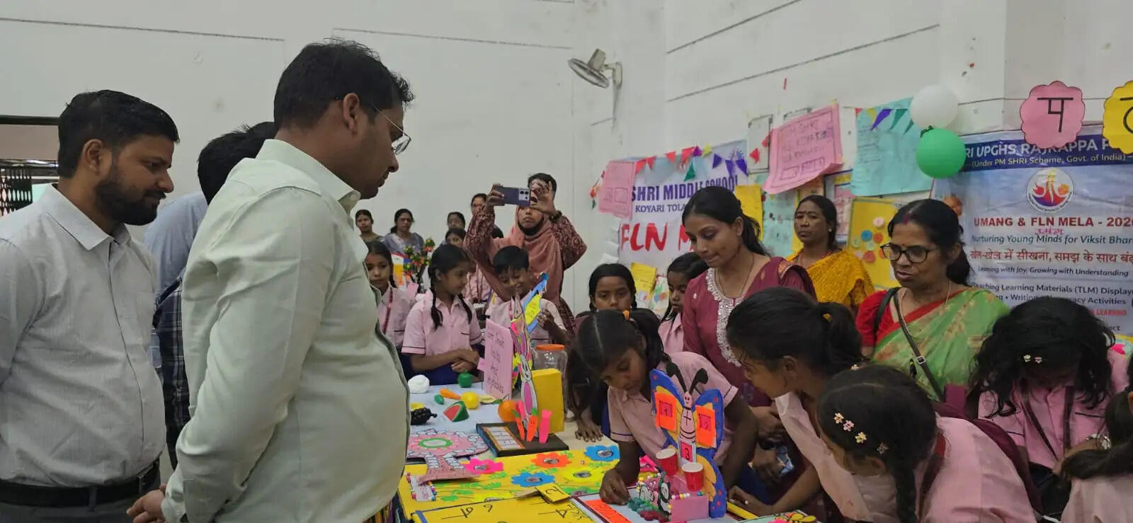 रामगढ़ में जिला स्तरीय एफएलएन प्रदर्शनी मेला,मनुवा मांडू विद्यालय प्रथम स्थान पर