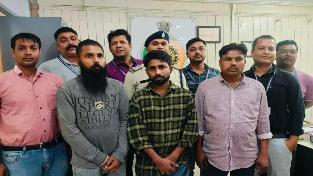 ढाई करोड़ रुपये से अधिक की ठगी के चार आरोपित गिरफ्तार&nbsp;