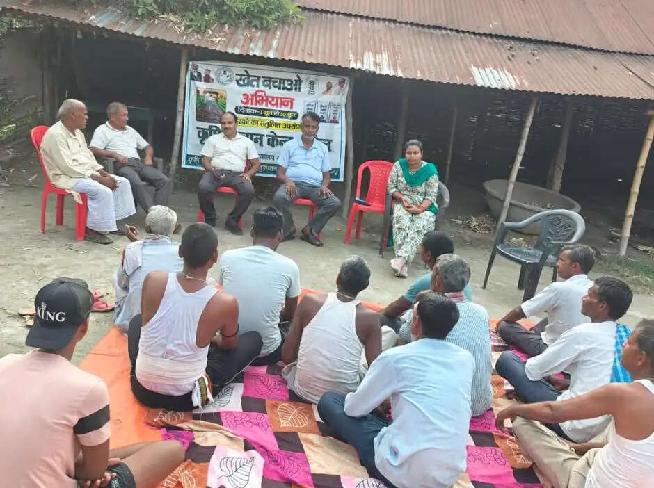 खेत बचाओ अभियान में किसानों को दी गई रसायन मुक्त खेती की जानकारी