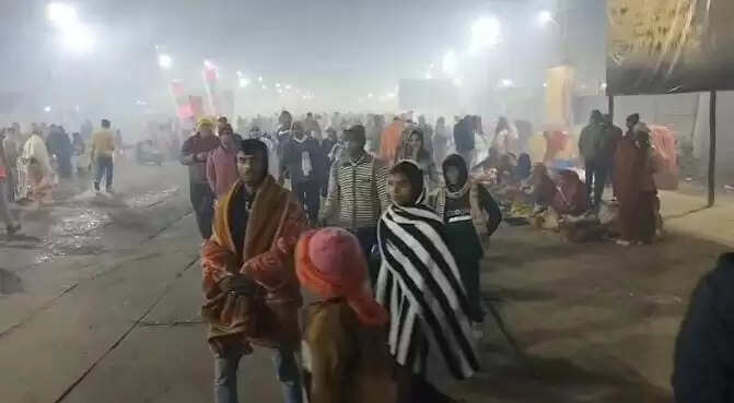 मकर संक्रांति पर संगम तट पर श्रद्धालुओं का रेला, सुबह 8 बजे तक 21 लाख श्रद्धालुओं ने लगाई डुबकी