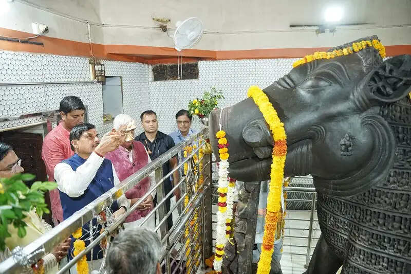 मुख्यमंत्री डॉ. यादव ने जबलपुर के मझौली में भगवान विष्णु वराह के किये दर्शन