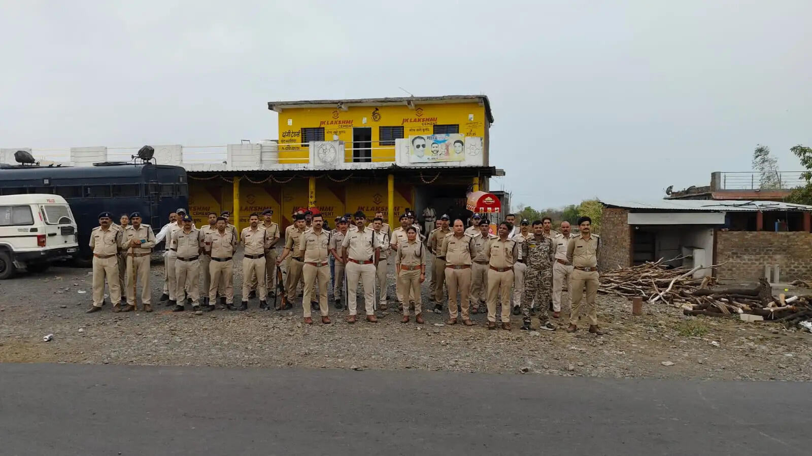 राजगढ़ःनई दिल्ली कंजर डेरा में पुलिस की कार्रवाई, 450 लीटर अवैध शराब जब्त, पांच पर प्रकरण दर्ज