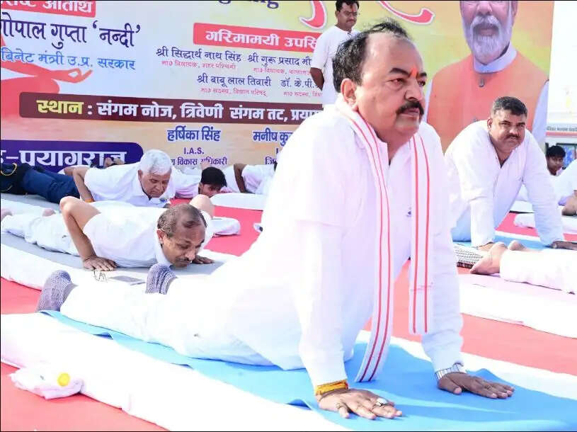 योग को अपनी दैनिक दिनचर्या का हिस्सा बनायें: पंकज चोधरी