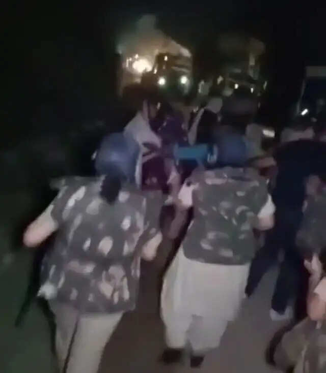 हिसार : प्रशासन ने आधी रात काे हटाया टी-प्वांइट,भड़के ग्रामीण