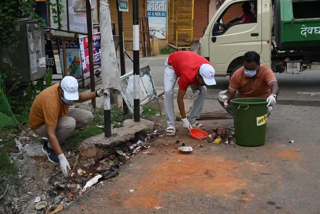 बाबा बैद्यनाथ मंदिर प्रशासन ने चलाया वृहद विशेष सफाई अभियान