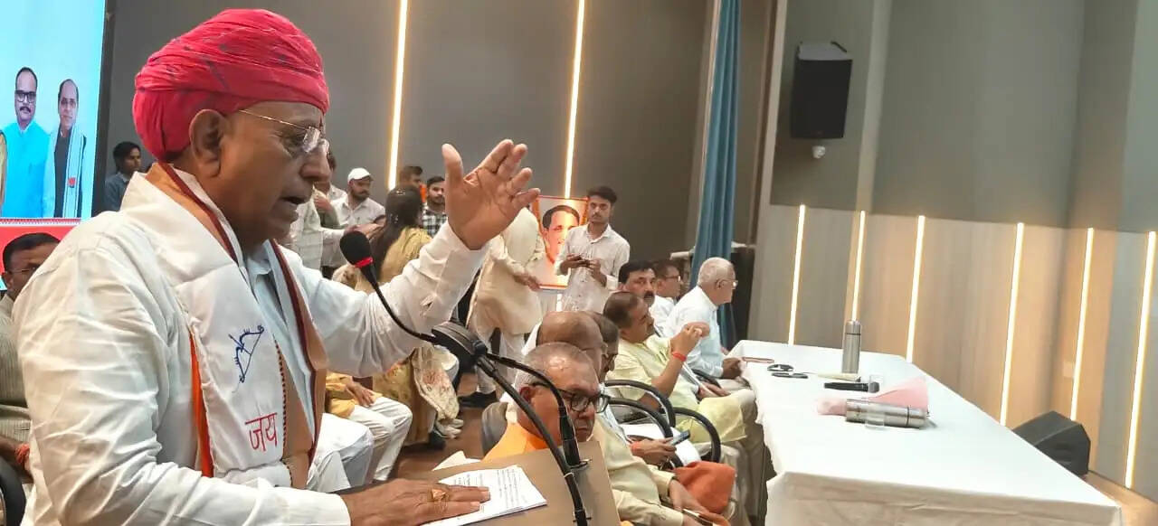 मोदी सरकार की योजनाओं से करोड़ों लोगों के जीवन में सकारात्मक बदलाव आया : भागीरथ चौधरी