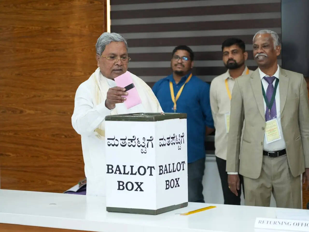 कर्नाटक विधान परिषद चुनाव का मतदान संपन्न, मतगणना शुरू