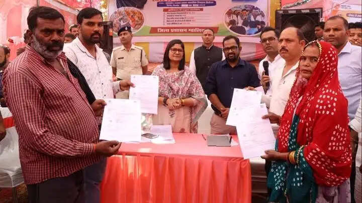 ग्वालियरः बिलौआ में लगा जिला स्तरीय जन-विश्वास शिविर, मौके पर सुलझी समस्याएं