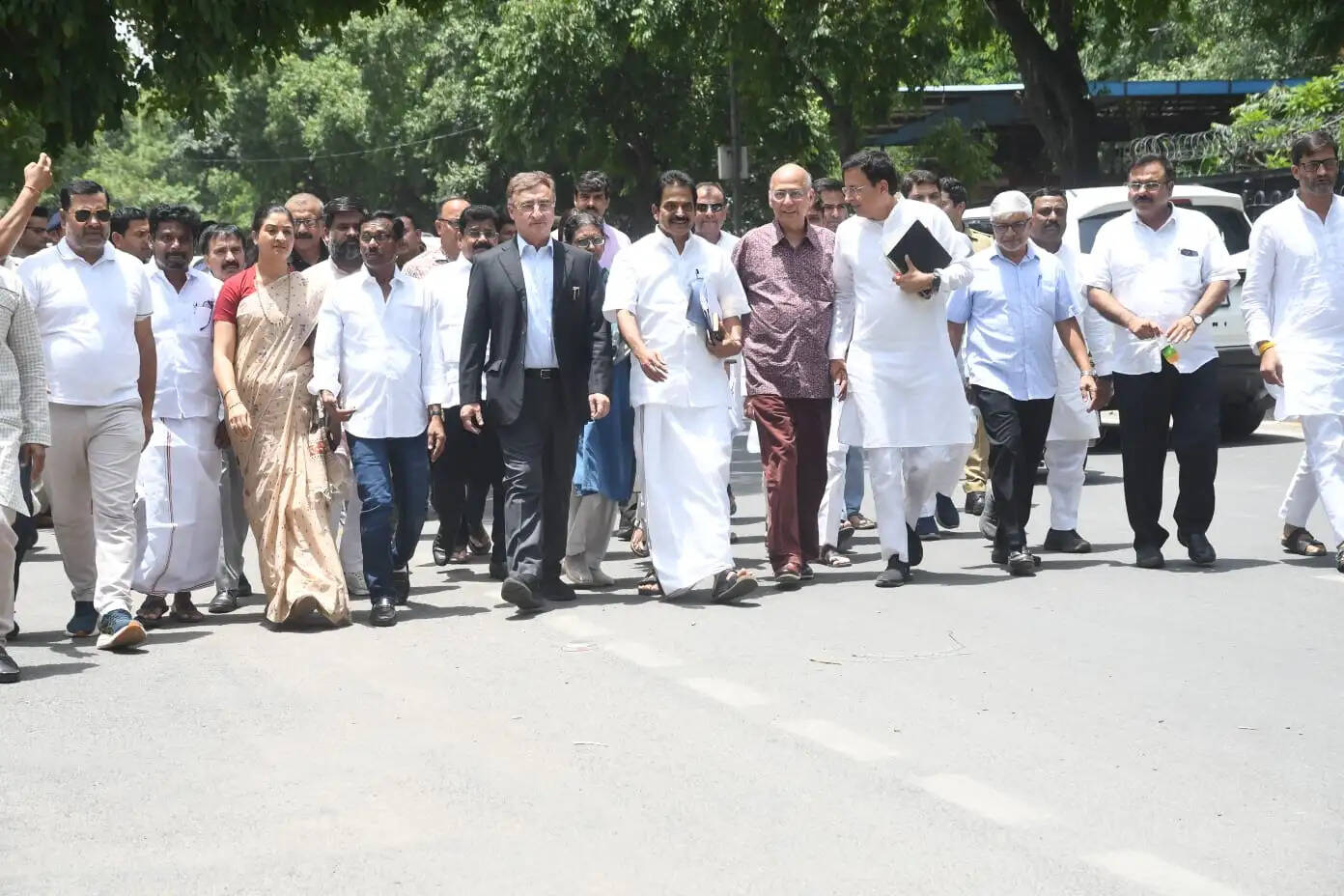 मीनाक्षी नटराजन मामले में चुनाव आयोग से मिला कांग्रेस प्रतिनिधिमंडल, नामांकन रद्द करने को बताया गलत