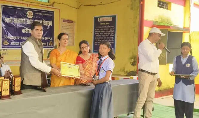 जगदलपुुर : करीतगांव में पर्यावरण जागरूकता के लिए विकासखंड स्तरीय प्रतियोगिता आयोजित
