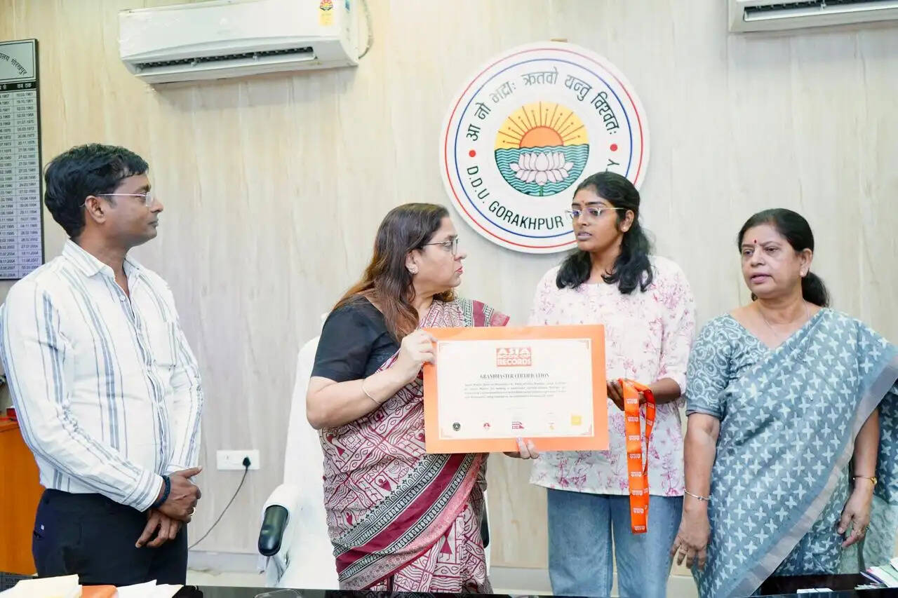 गोरखपुर विश्वविद्यालय की छात्रा अंजलि मिश्रा ने रचा इतिहास