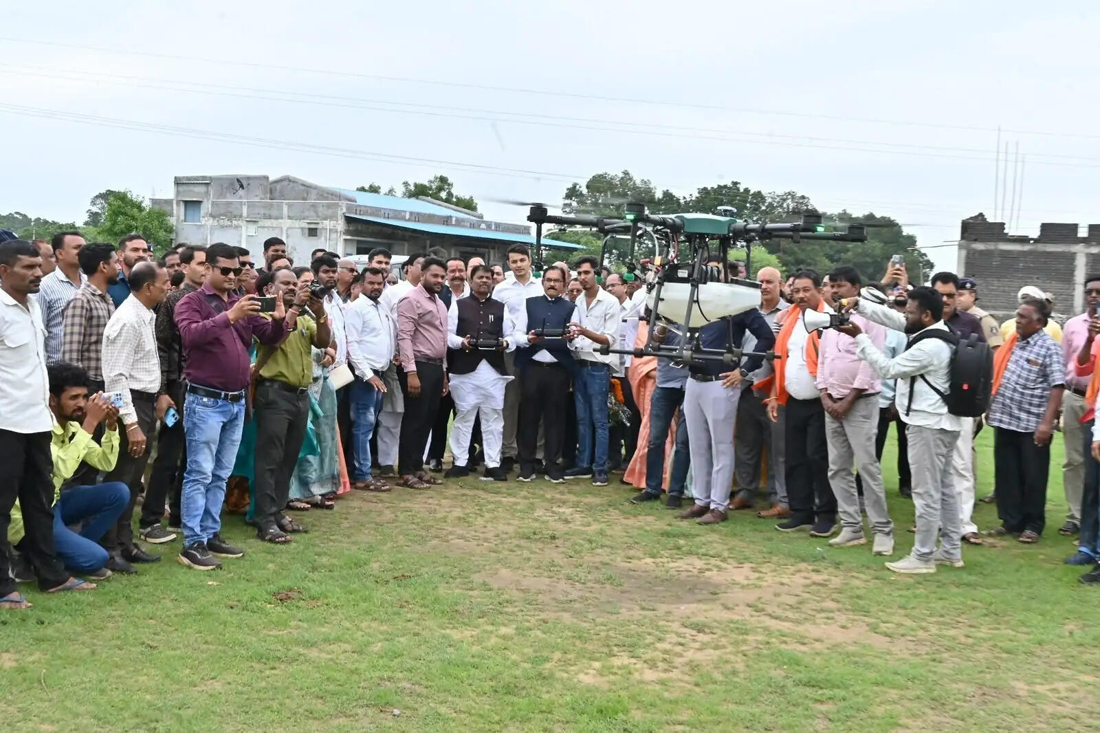 धमतरी बना प्रदेश का पहला जिला, जहां पैक्स के माध्यम से किसानों को मिलेगी ड्रोन आधारित कृषि सेवा
