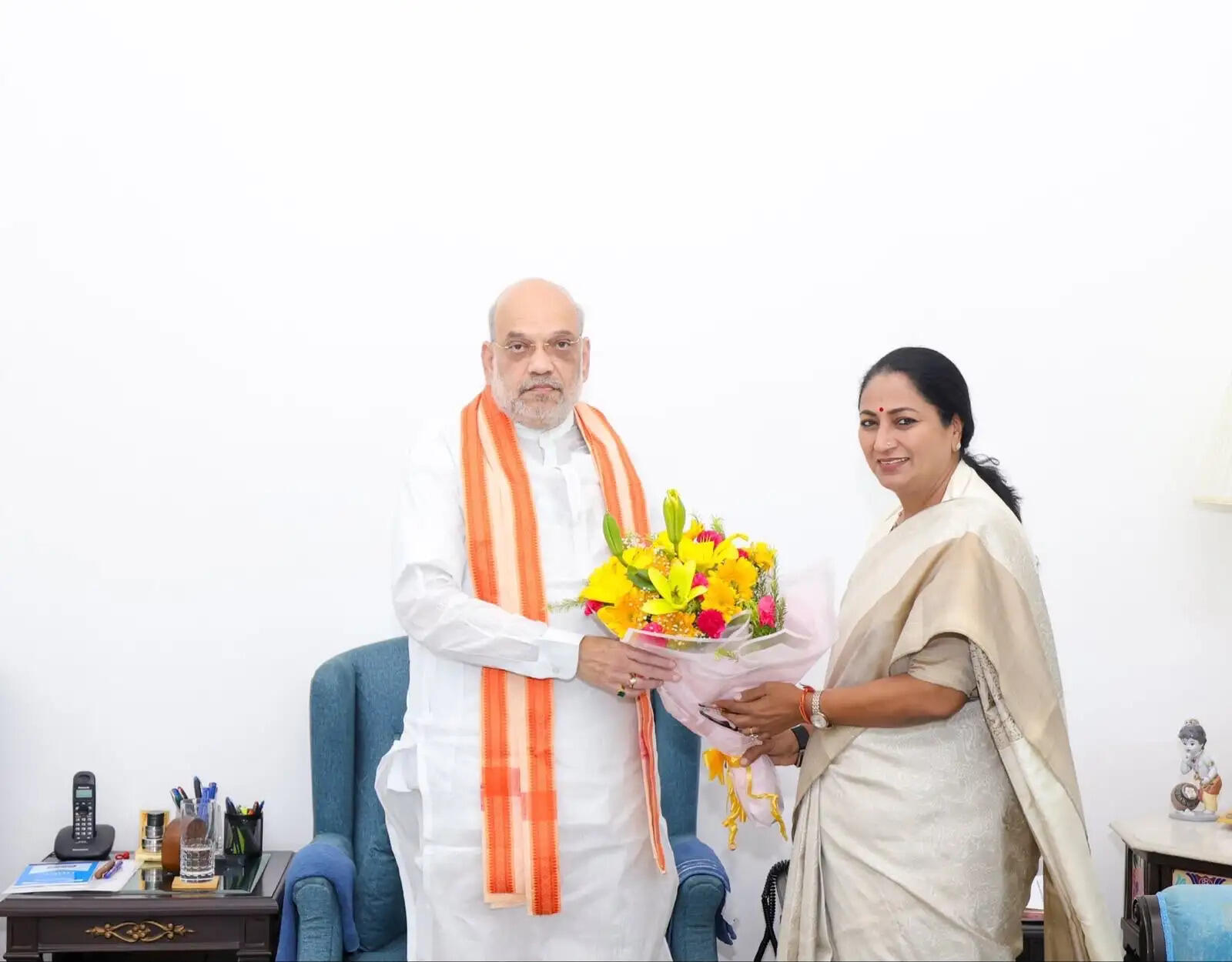 गृह मंत्री अमित शाह से दिल्ली की मुख्यमंत्री ने की भेंट