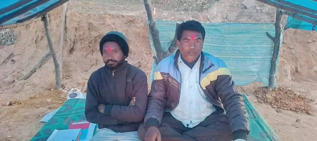 अनूपपुर: रोजगार और पुनर्वास नीतियों की मांग को लेकर किसानों का क्रमिक अनशन दूसरे दिन भी जारी