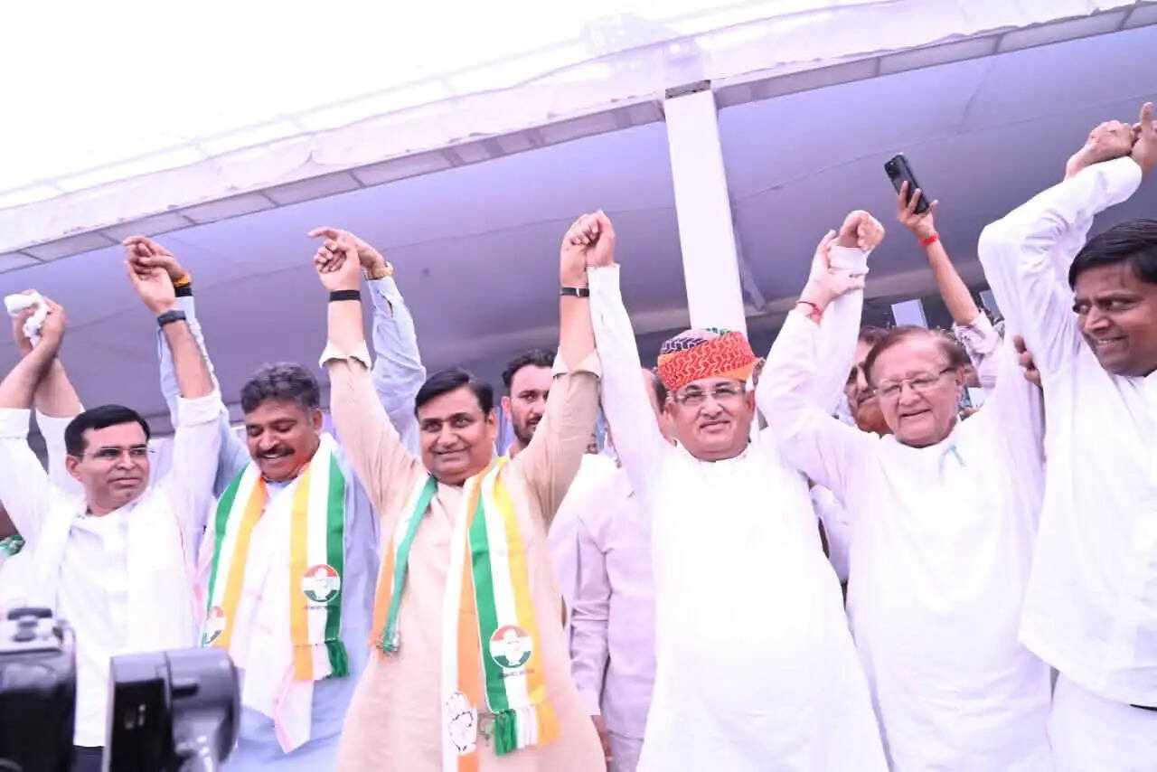 जहां लोग जान बचाने जाते हैं, वहां से अर्थी निकलती है- जूली