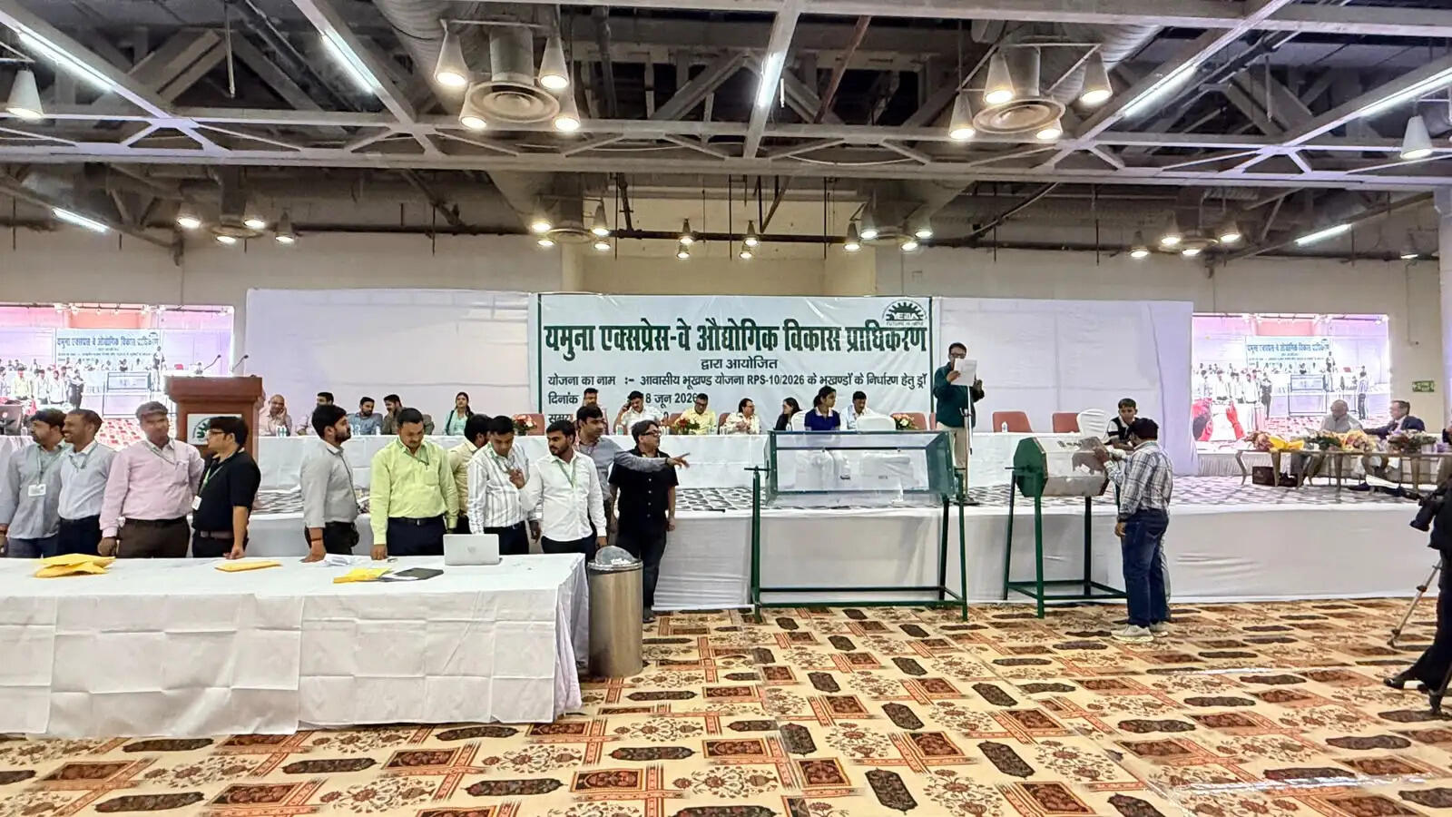 यमुना विकास प्राधिकरण ने किया 973 भूखंडों का आवंटन, एक लाख 10 हजार लोगों ने किया था आवेदन